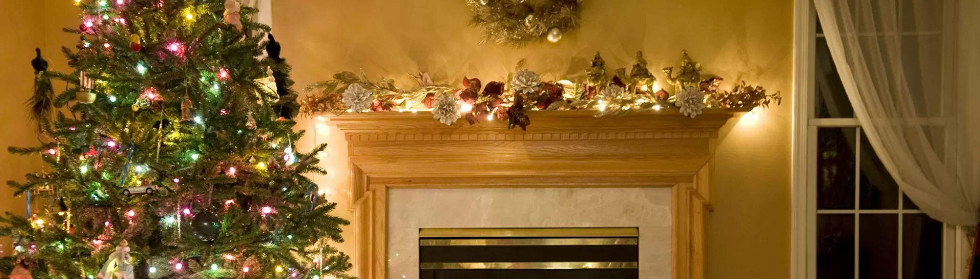 Best Home Paint Colours for Christmas: 6 Festive Shades to Transform Your Space