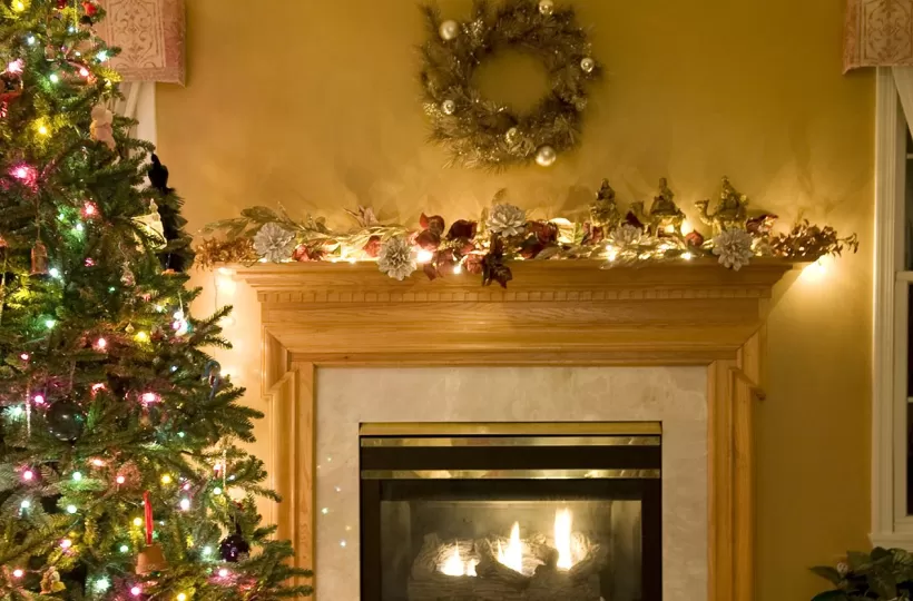 Best Home Paint Colours for Christmas: 6 Festive Shades to Transform Your Space