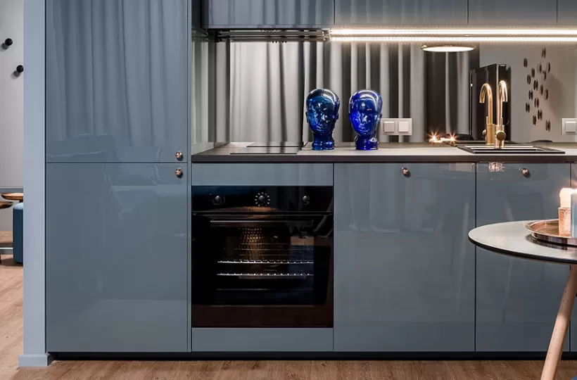 Small Kitchen Design Ideas: Colour Schemes and Space-Saving Tips